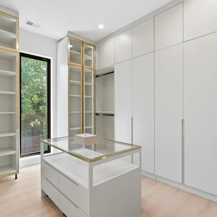 1747_gilson_st_mclean_va_primary_walk_in_closet_1